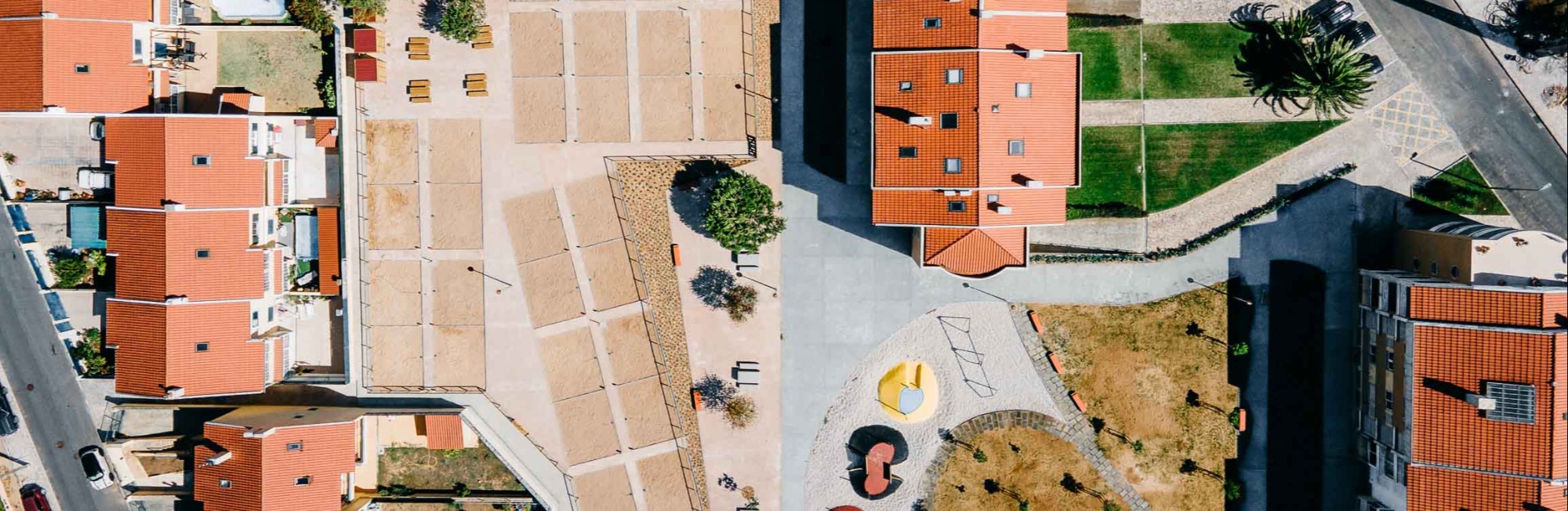  Hortas Urbanas e Parque Infantil - Bairro da Cruz Vermelha