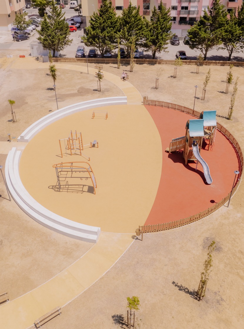 Obra em construção de parque de lazer e canino