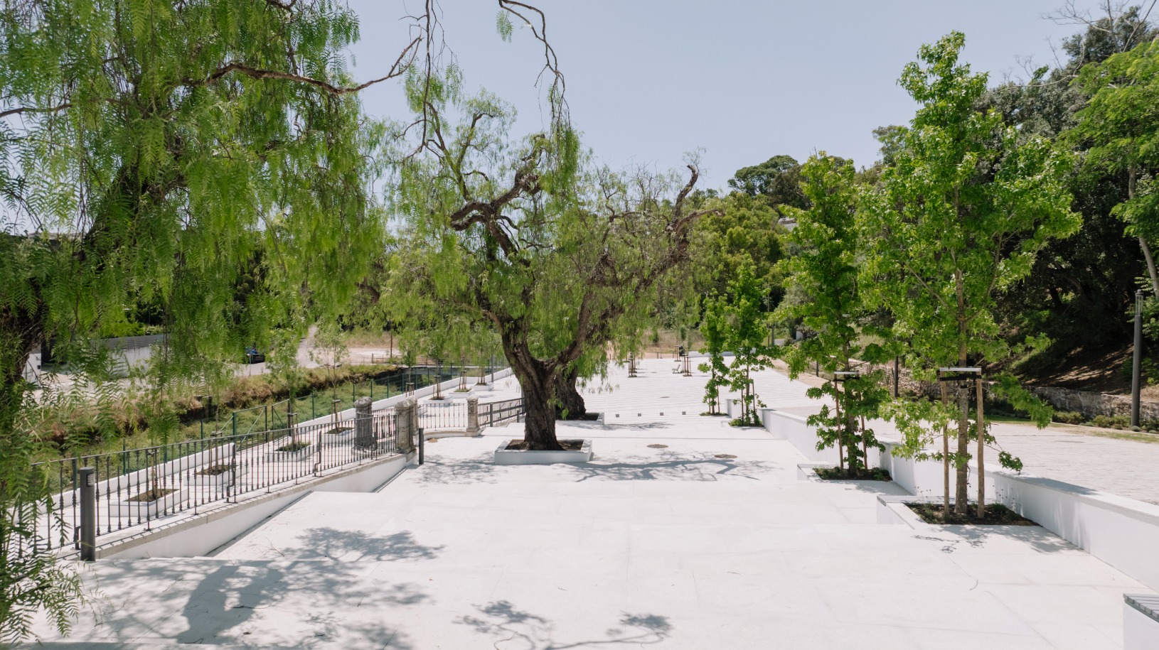 Vista da Requalificação do Jardim e Envolvente do Santuário de Nossa Sra. da Conceição da Rocha, em Carnaxide
