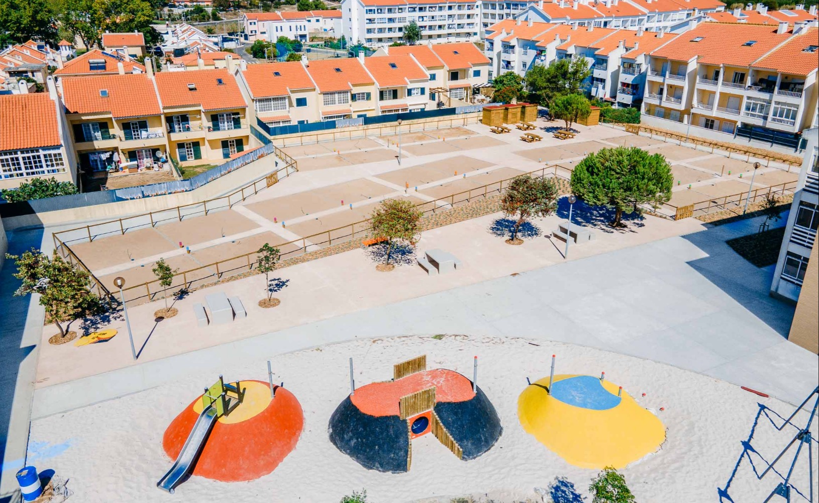  Hortas Urbanas e Parque Infantil - Bairro da Cruz Vermelha